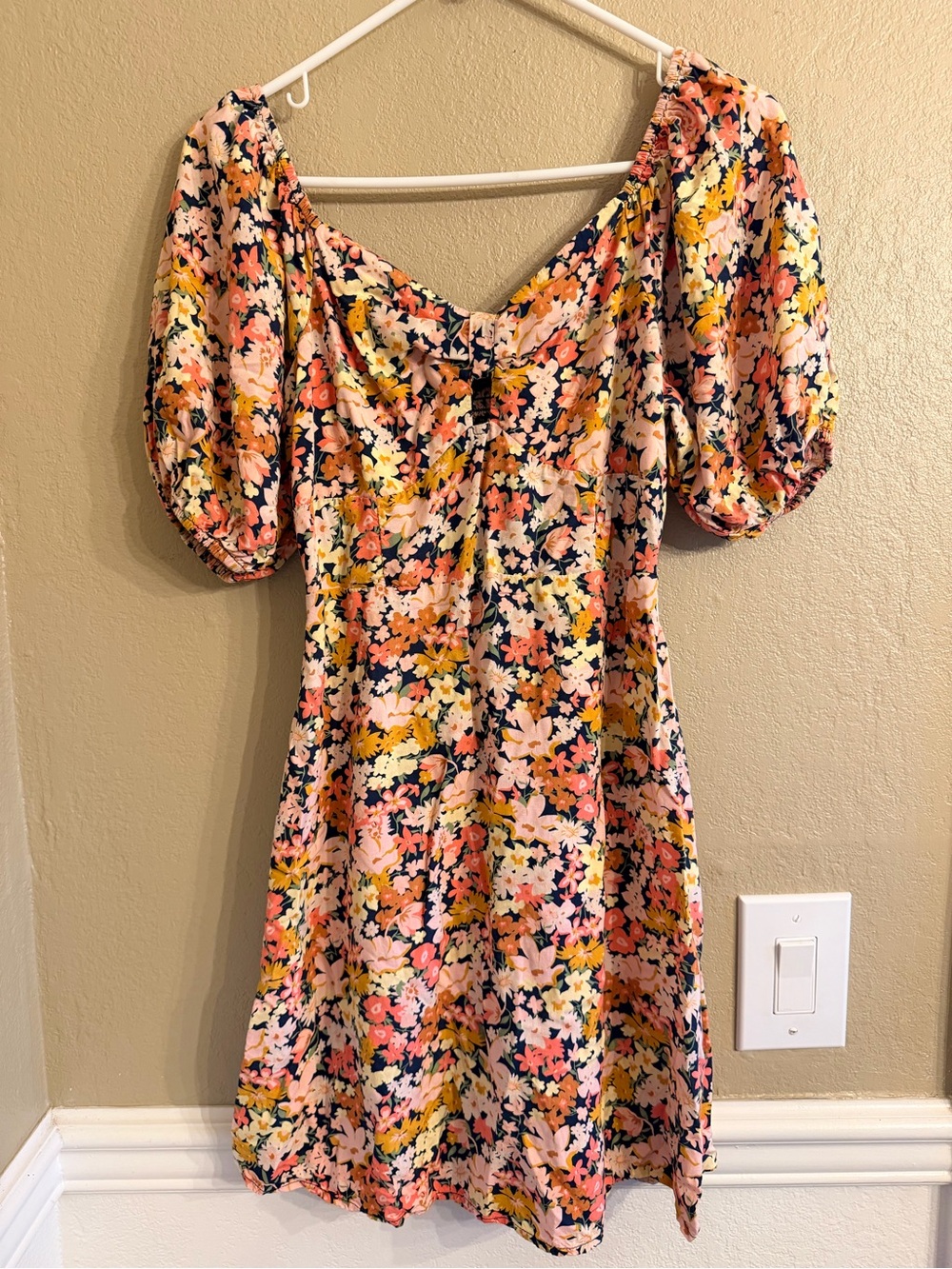 Billabong Floral Puff-Sleeve Mini Dress